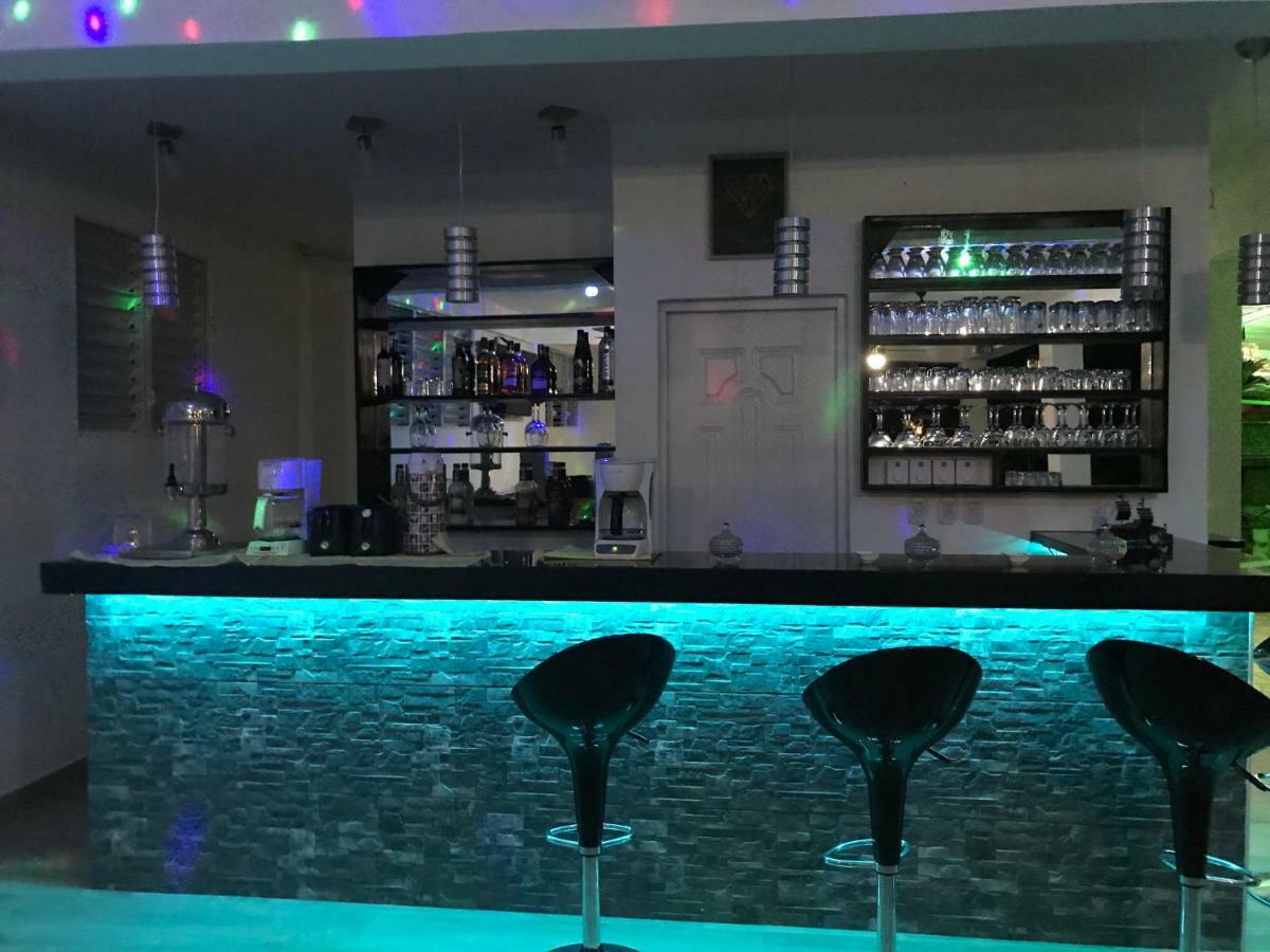Diamond Hotel Кабарете Екстериор снимка